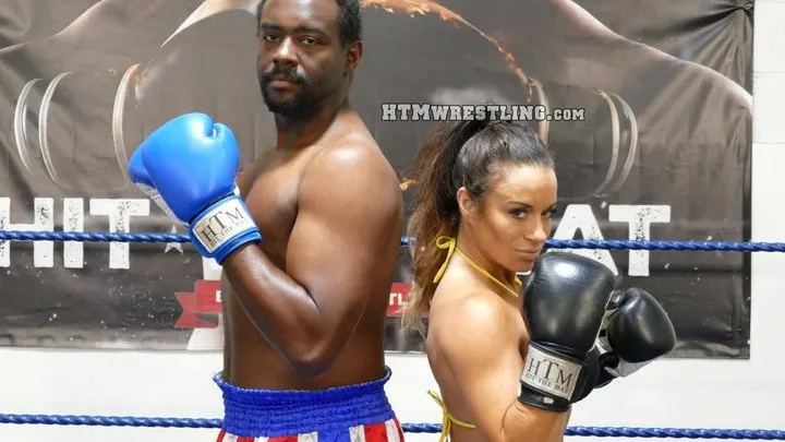 Jennifer Thomas vs Darrius Mixed Boxing Battle!