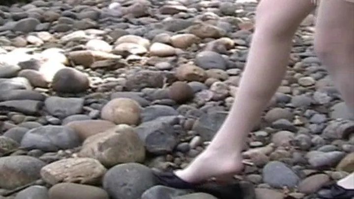 Shoeplay in the rocks