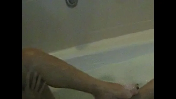 Benja Bathtub Foot Tease