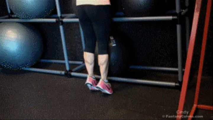 Cindy Super Chiseled Calves In The Gym