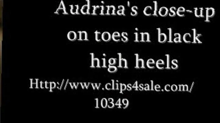 Audrina close-ups of toes in open toed black stliettos