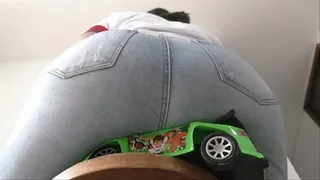 Butt Of Vanesa Destroys Car