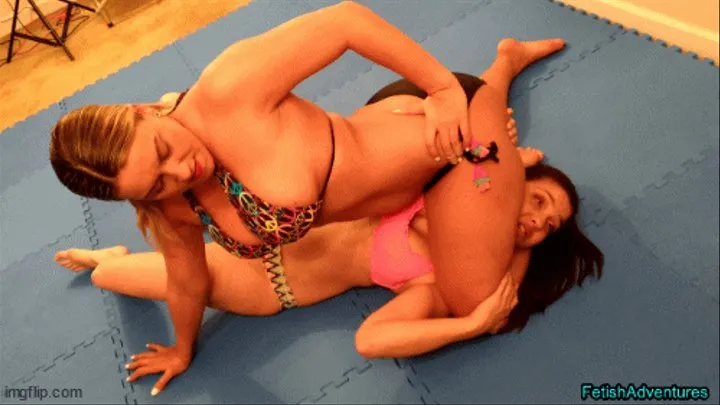 Bikini Wrestlers - Megan vs Mia