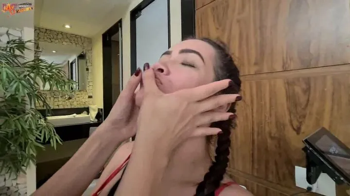 PERFECT HANDS SQUEEZING FACE - VOL # 552 - TOP MISTRESS ANITA THOMPSON - NEW MF APR 2021 - CLIP 04 - never published -exclusive MF girls