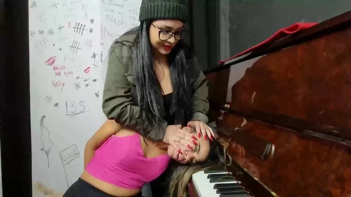 HANDS - PIANO LESSON - VOL # 610 - TOP GIRL NAYLA SANTOS - CLIP 05 - NEW MF JUNE 2022 - Exclusive MF Models - never publishied