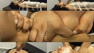 MUSCLE HANDS IN NECK ALESSANDRA MARQUEZ - NEW MF 2008 - CLIP 4