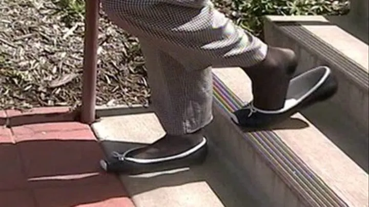 Black & white flats & RHT stockings - Dipping on steps