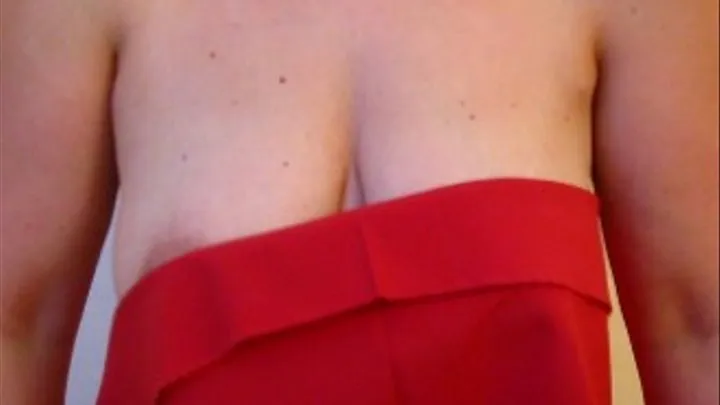 Revealing her tits BROADBAND