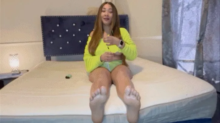 NINA'S FOOT WORSHIP HANDJOB