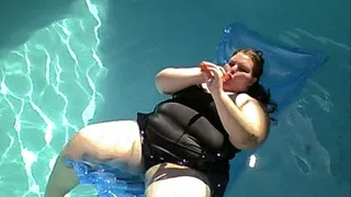 Blowing Bubbles and cumming hard in public pool!