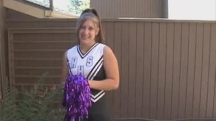 Cheerleader Amy! 19Y/o Rubs one out on her Bare Snatch outdoors!