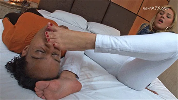 Cindy's delicious feet - Clip 06 ## NewMfx 2014