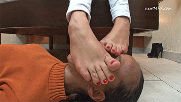 Cindy's delicious feet - Clip 04 ## NewMfx 2014