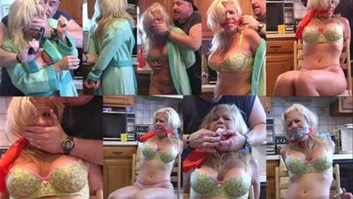 Tori: Buxom Blonde Housewife in