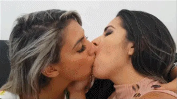 TWO HUGE ASSES THAT SEDENT FOR A TONGUE - BY MIRELLA GIBSON & VICTORIA DIAS - NEW KC 2020 - FULL VERSION