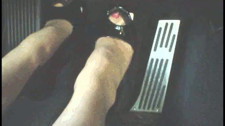 driving in 5inch peep-toe heels and nude stockings part1