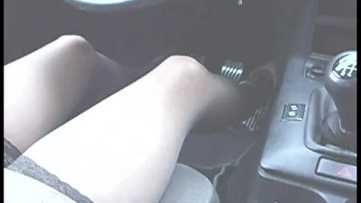 driving in her toe cleavage 5inch snake pumps part1