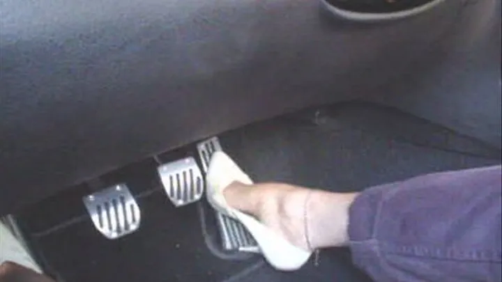 she is driving in her 4inch toe cleavage cobra heels part3