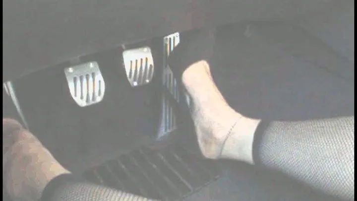 driving in 5inch cleavage toe black high heels