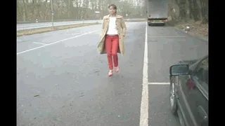 Sarah driving in her 4inch toe cleavage red &white high heels part1