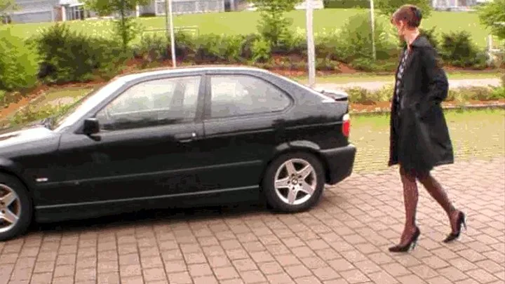 Posing and driving in 5inch glitter high heels pumps