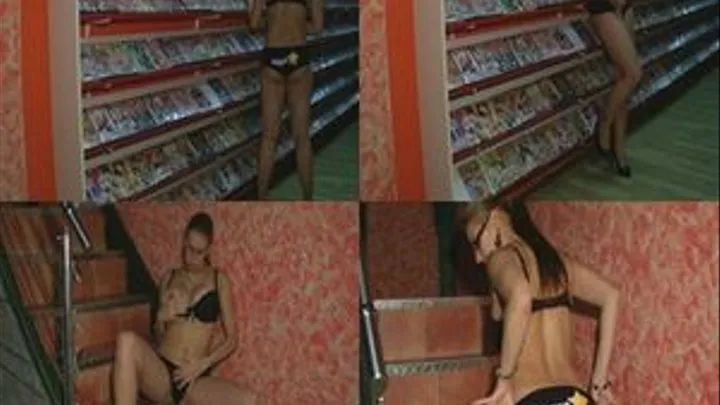 Self Made Sex in the Videoshop ( 320)