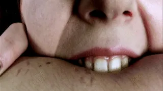 2 Clips - 2 Girls Bites - Mix 960x540