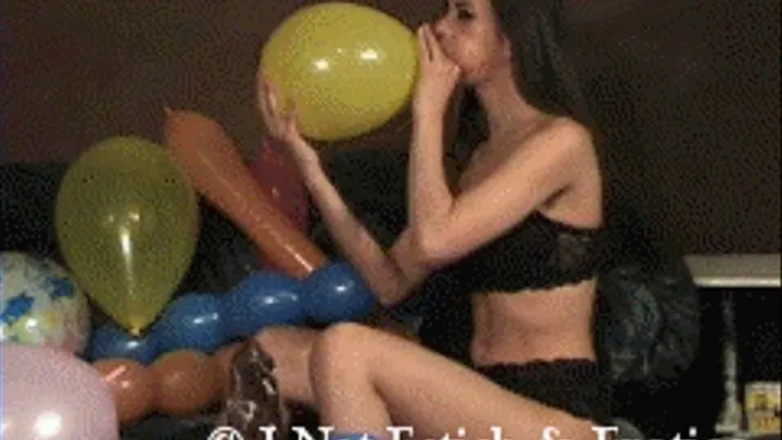 Kerri Balloons a Poppin II