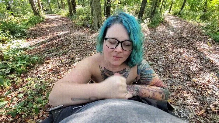 Public Nature Park Blowjob and Creampie