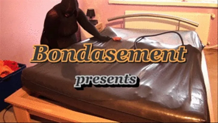 Cumshot in Vacbed with Breathplay