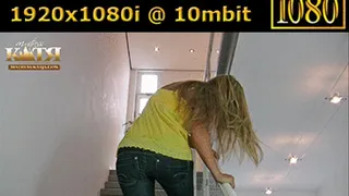 07-002 - Trampling my slave on the stairs (WMV - High Definition)