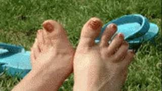 ff- bare and flip-flops on grass - 06