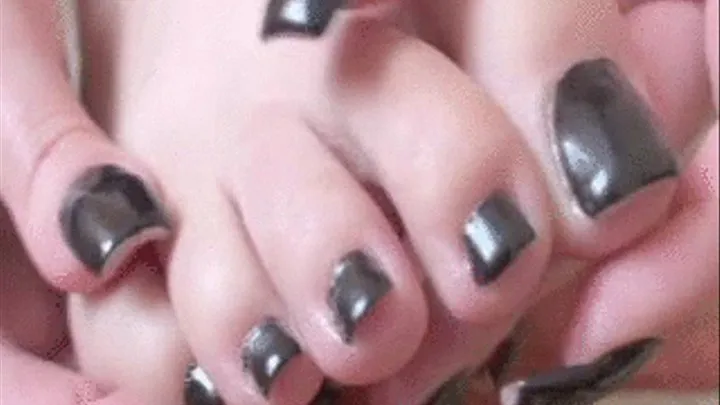 tnf - mw - BLACK TOE NAILS CLOSE UP - 960x540