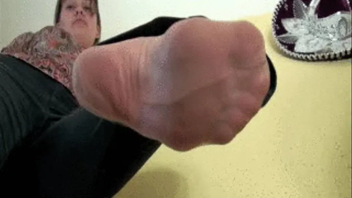 POV - SA - NYLON FOOT TO YOUR FACE