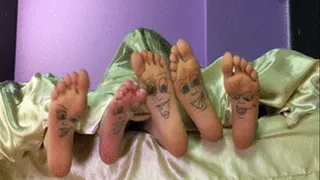 ff - 3 Girls - Puppet Feet Flirt Tickle