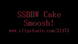 SSBBW Cake Smoosh!