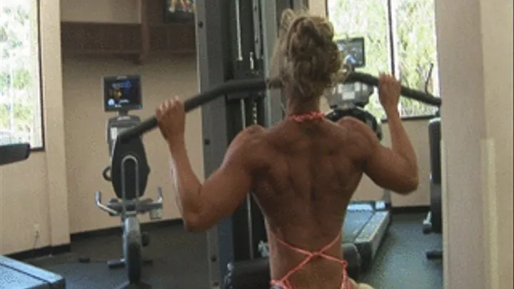 Kimm Bikini Lat Pulldowns and Pose