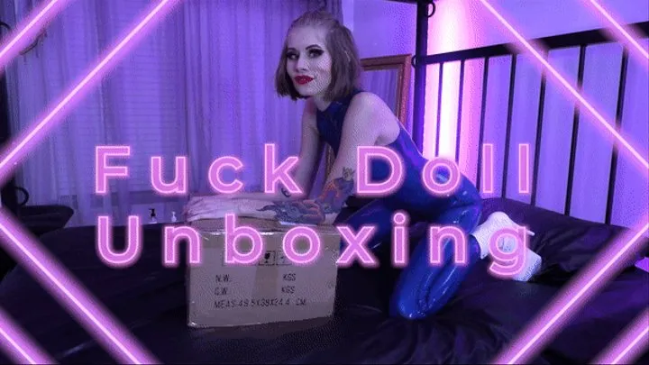 Fuckdoll Scarlett Unboxing - Latex Futa Femdom Strapon Fuck Doll Open and Review by Goddess Kyaa