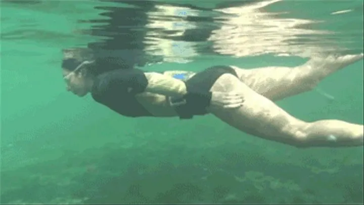 Springs Underwater Self Pleasure (QuickTime)