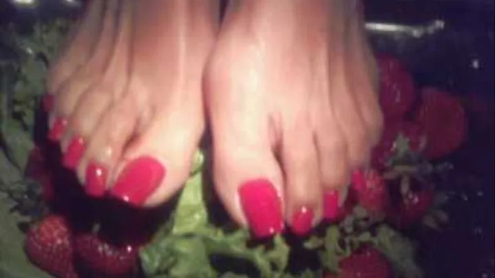 Candi's Sexy Strawberry Toes!