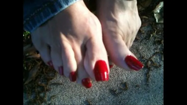 CANDITOESS FRESH, CRISP, AND EXTREMELY SEXY TOE WIGGLING! NEVER RELEASED