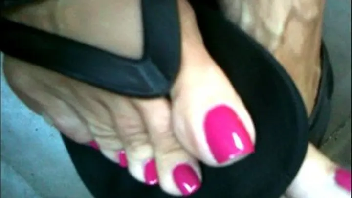 CANDITOESS LOVES THE WAY THE THONG MOVES BETWEEN MY GORGEOUS FUSHA TOES! !!