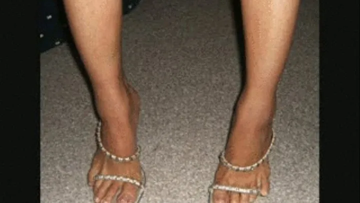 Asian toe pointing in sexy shoes