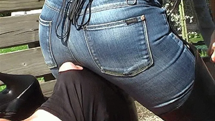 Bouncing Jeans Ass (Full Video)