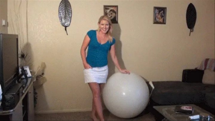 Big Balloons Get Ashley Hot