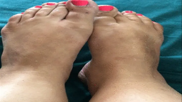 My latest feet flex and wiggle clip