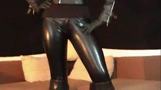 Sarah 31 - Tight Redial Leatherleggings