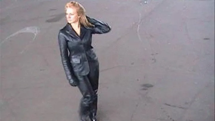 Sarah 40 - Full Leather Outfit