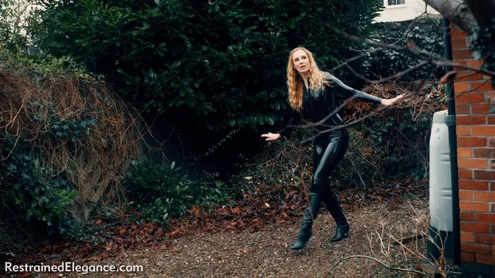 Catsuited super spy Ariel Anderssen captured and put in orgasm deathtrap! ( , VID0607)