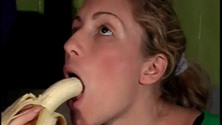 TONGUE FETISH BANANA